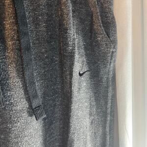 Nike Thermal like sweats size Medium Dark Gray